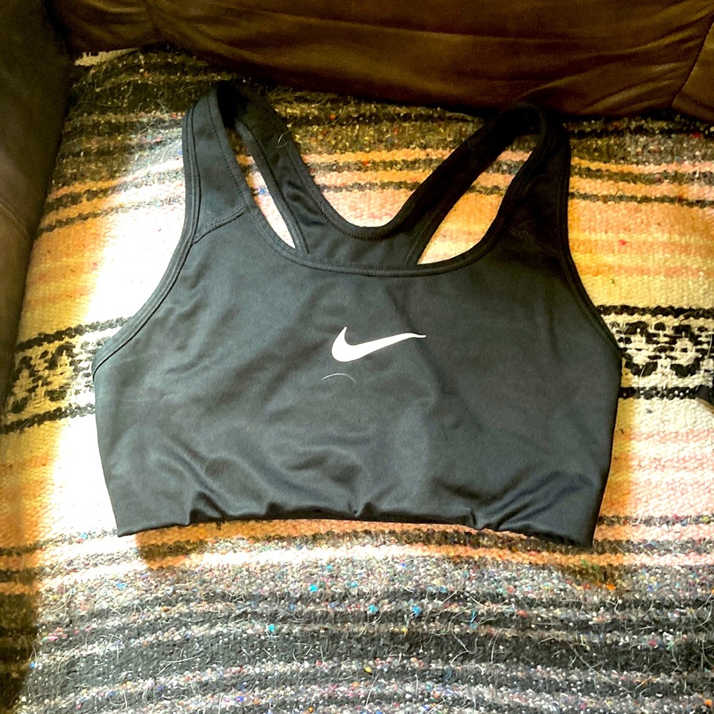 Only worn once Nike sports bra size small